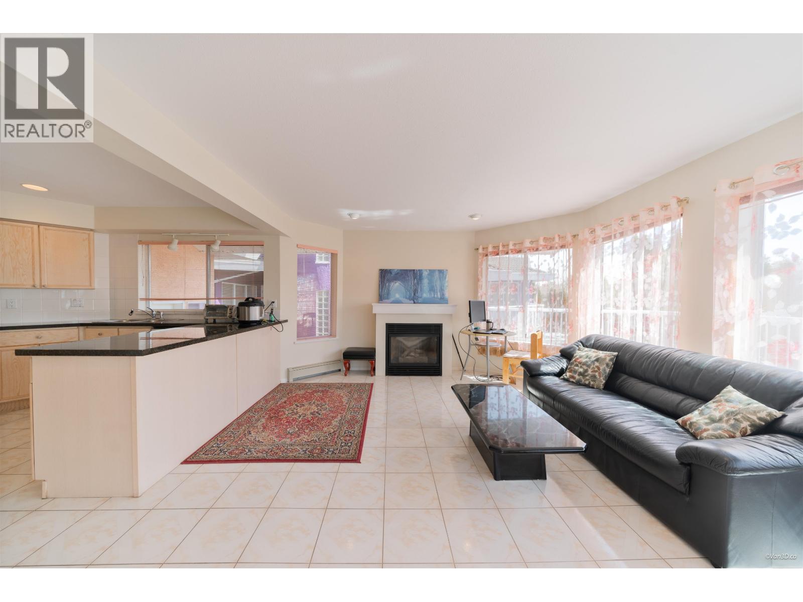 6758 Kitchener Street, Burnaby, British Columbia  V5B 2J9 - Photo 6 - R3113492