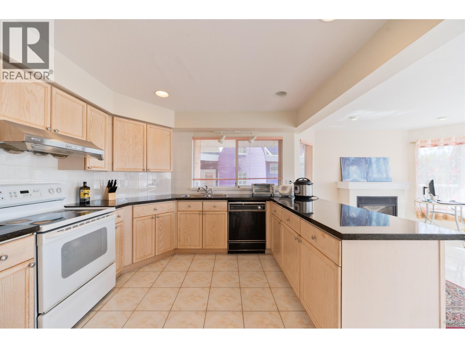 6758 Kitchener Street, Burnaby, British Columbia  V5B 2J9 - Photo 8 - R3113492