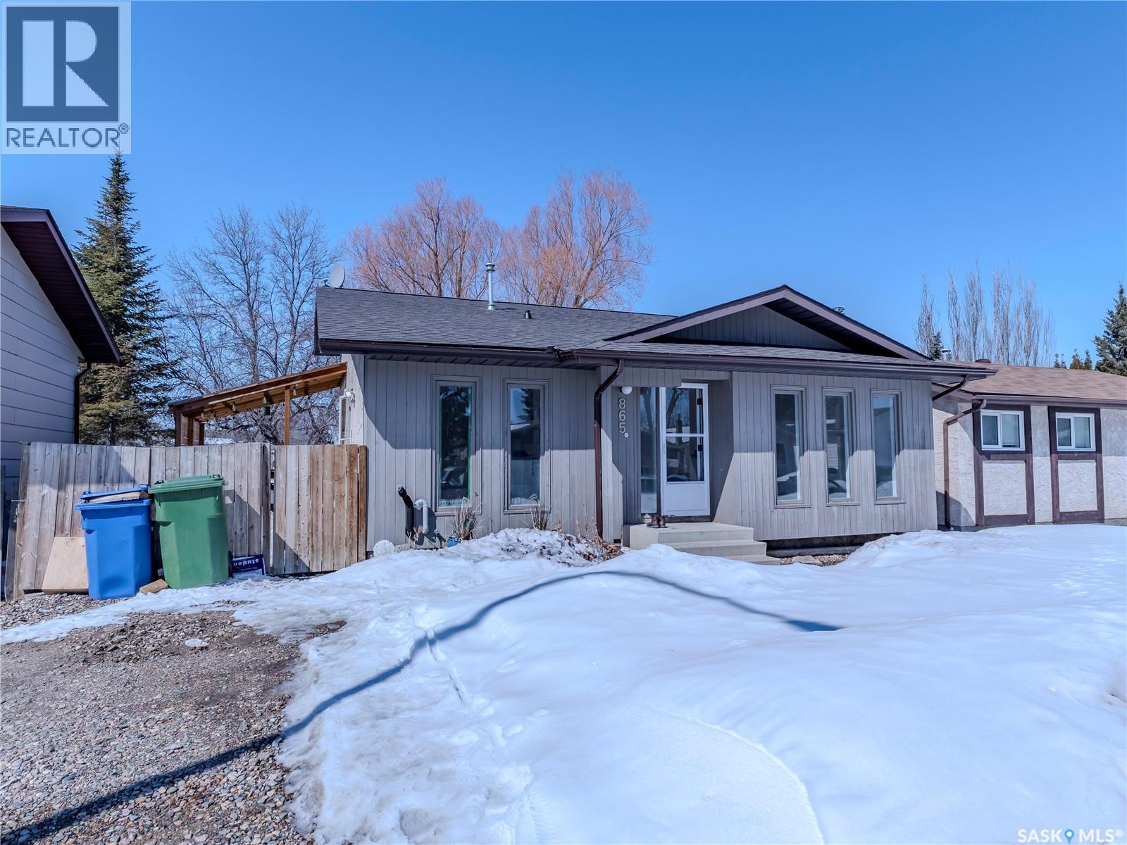 865 Spencer Drive, Prince Albert, Saskatchewan  S6V 7C8 - Photo 2 - SK033517