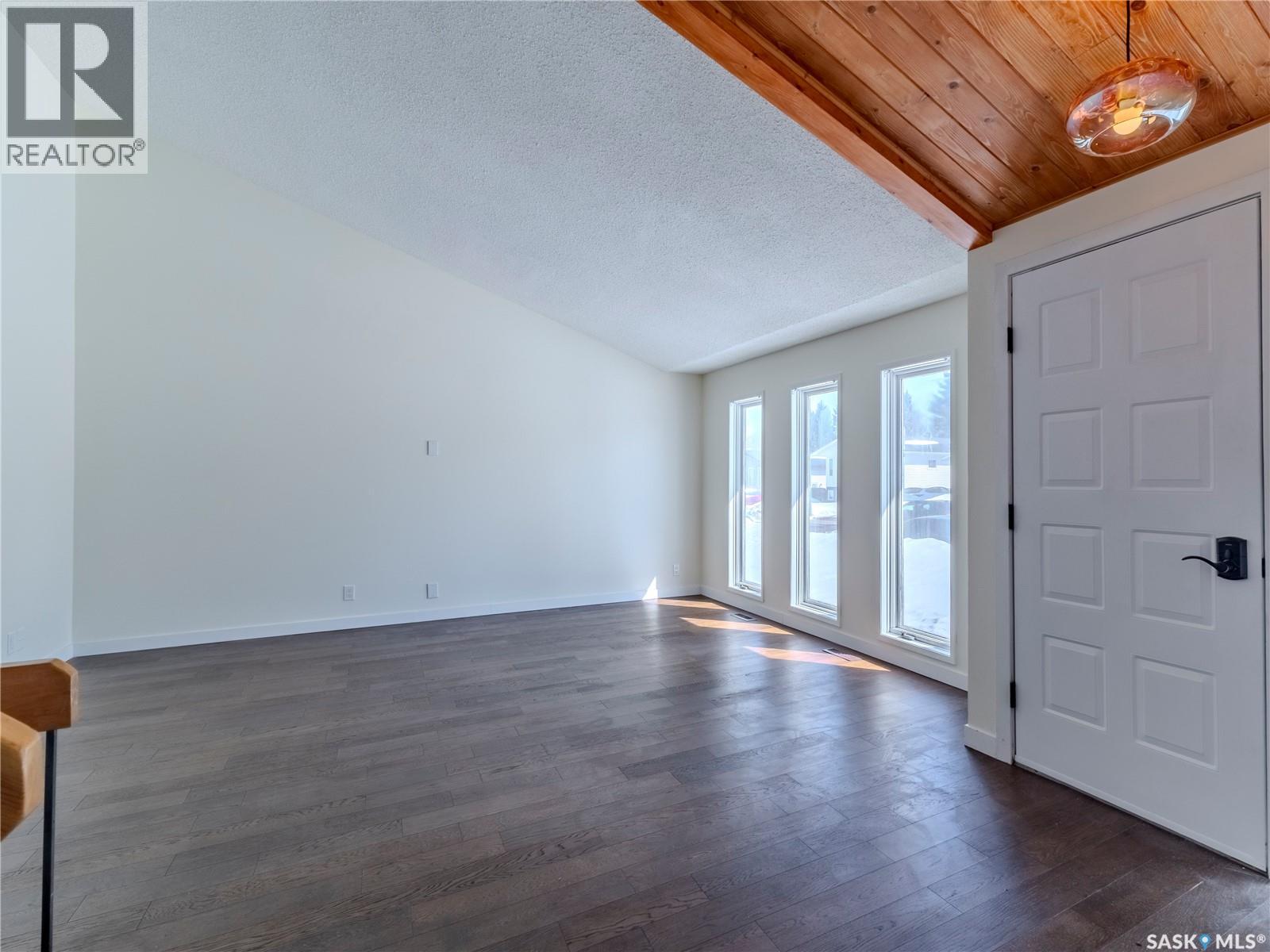 865 Spencer Drive, Prince Albert, Saskatchewan  S6V 7C8 - Photo 7 - SK033517