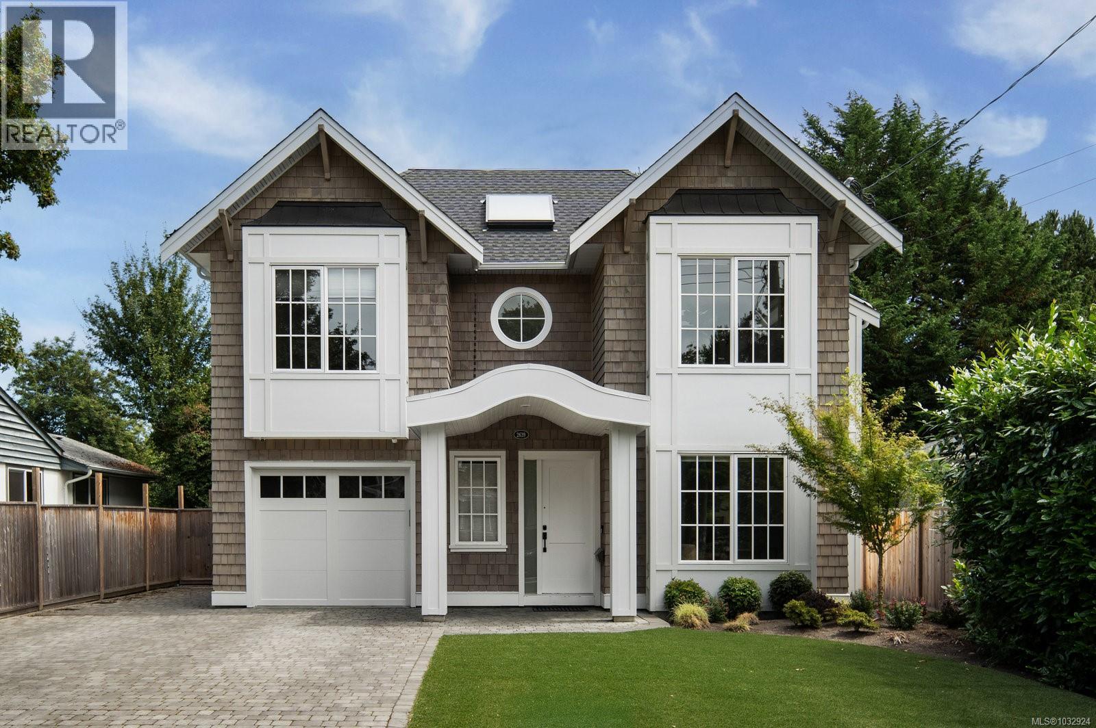 2639 Victor St, Victoria, British Columbia