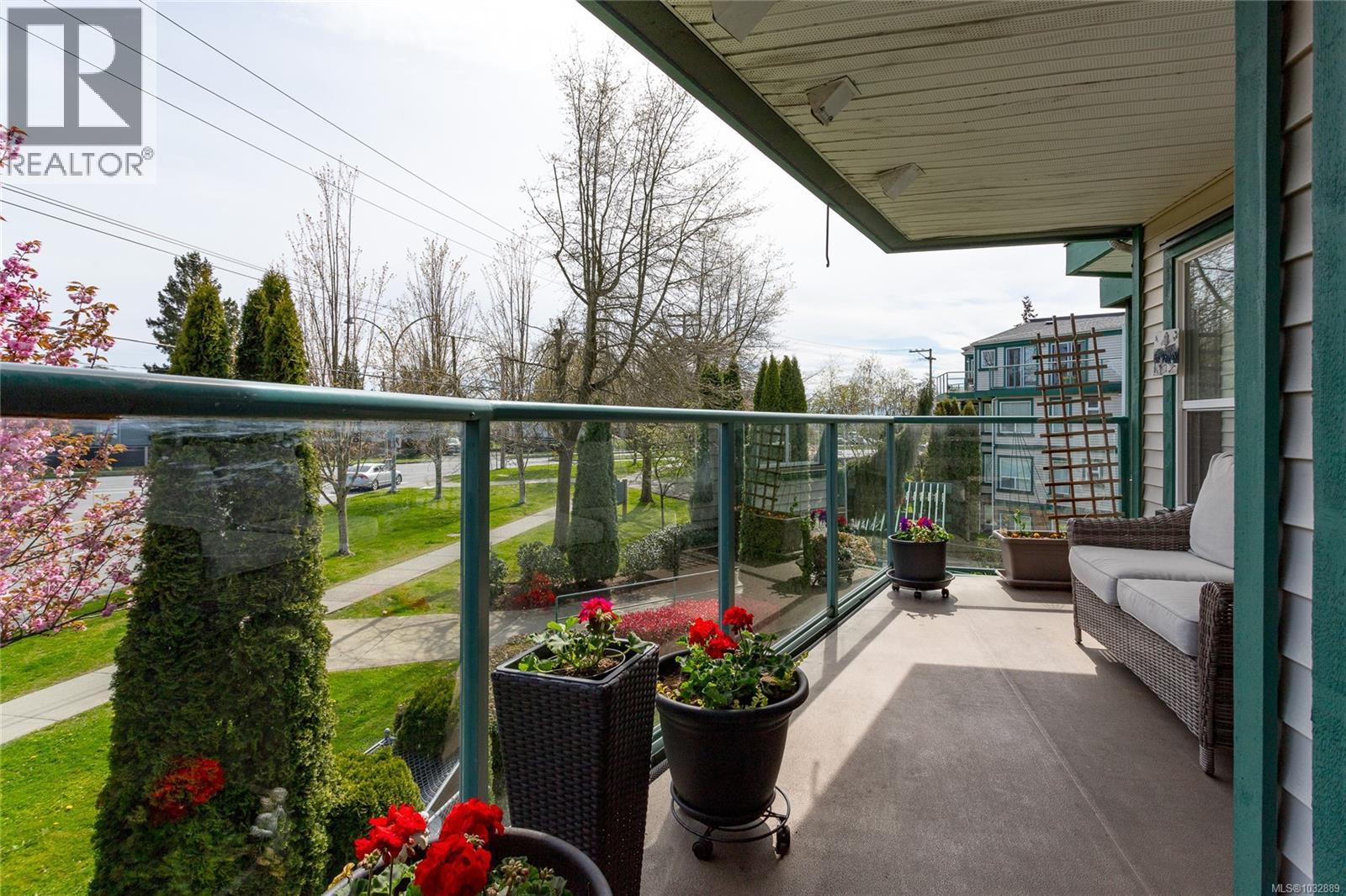 303 899 Darwin Ave, Saanich, British Columbia  V8X 2X7 - Photo 31 - 1032889