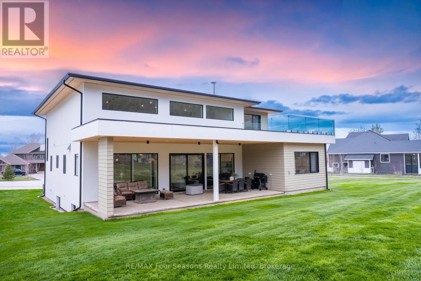 102 Barton Boulevard, Blue Mountains, Ontario  N0H 1J0 - Photo 2 - X13028396