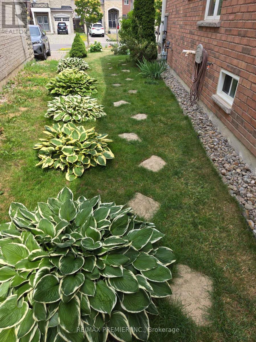 32 Blue Grouse Road, Vaughan, Ontario  L6A 4B9 - Photo 46 - N13019120