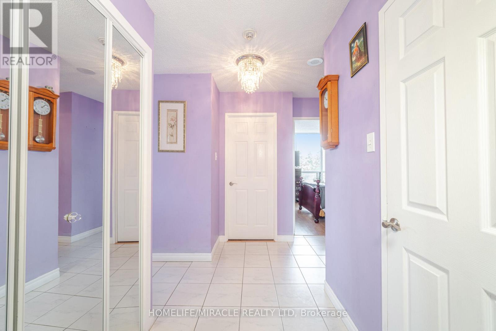 401 - 26 Hanover Road, Brampton, Ontario  L6S 4T2 - Photo 8 - W13026444