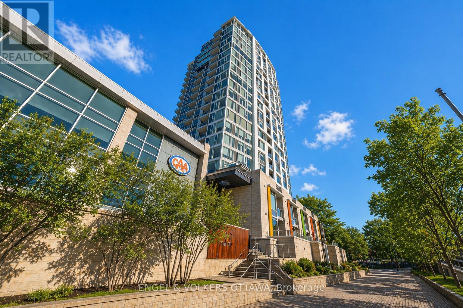 110 - 1035 Bank Street, Ottawa, Ontario  K1S 5K3 - Photo 2 - X12773982