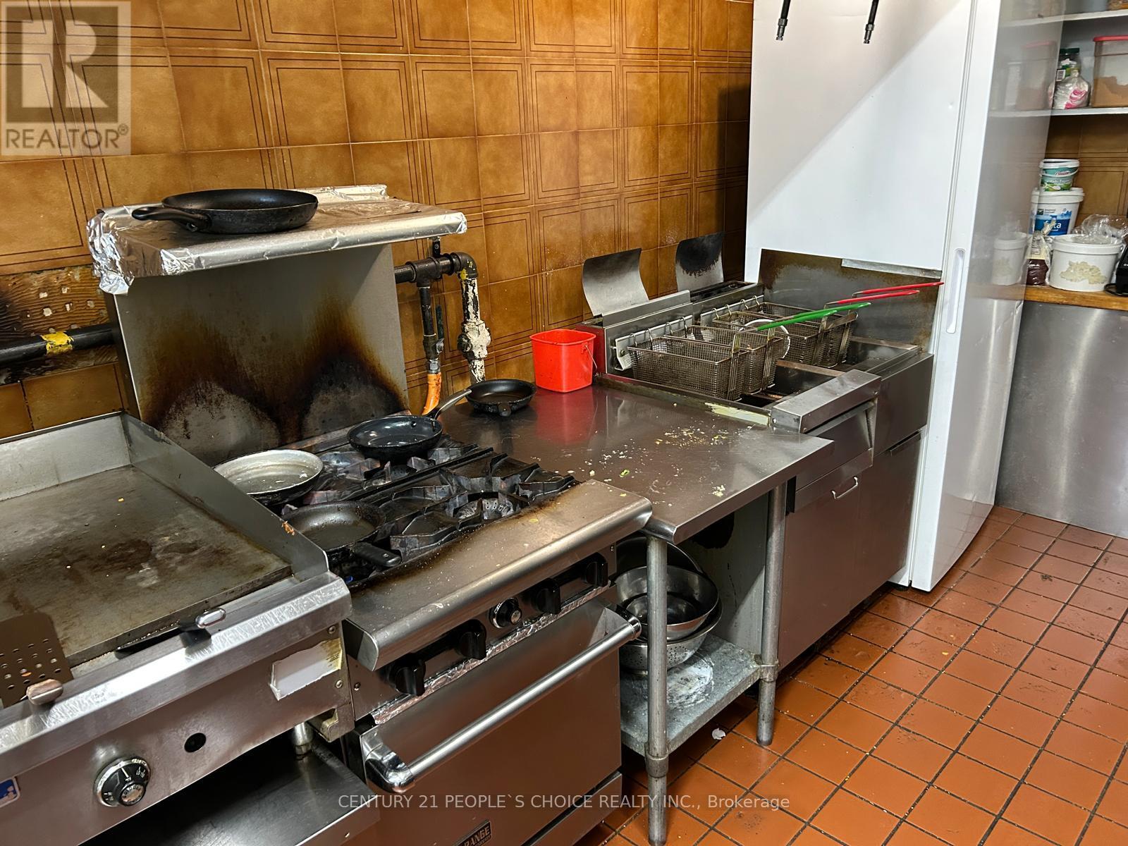 1100 Simcoe Street N, Oshawa, Ontario  L1G 4W6 - Photo 6 - E12685286