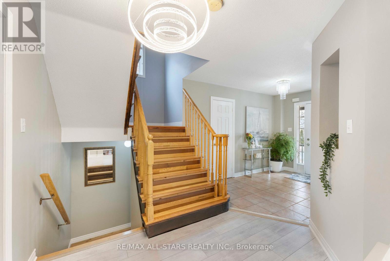 18 Reddenhurst Crescent, Georgina, Ontario  L4P 4G1 - Photo 4 - N13027516