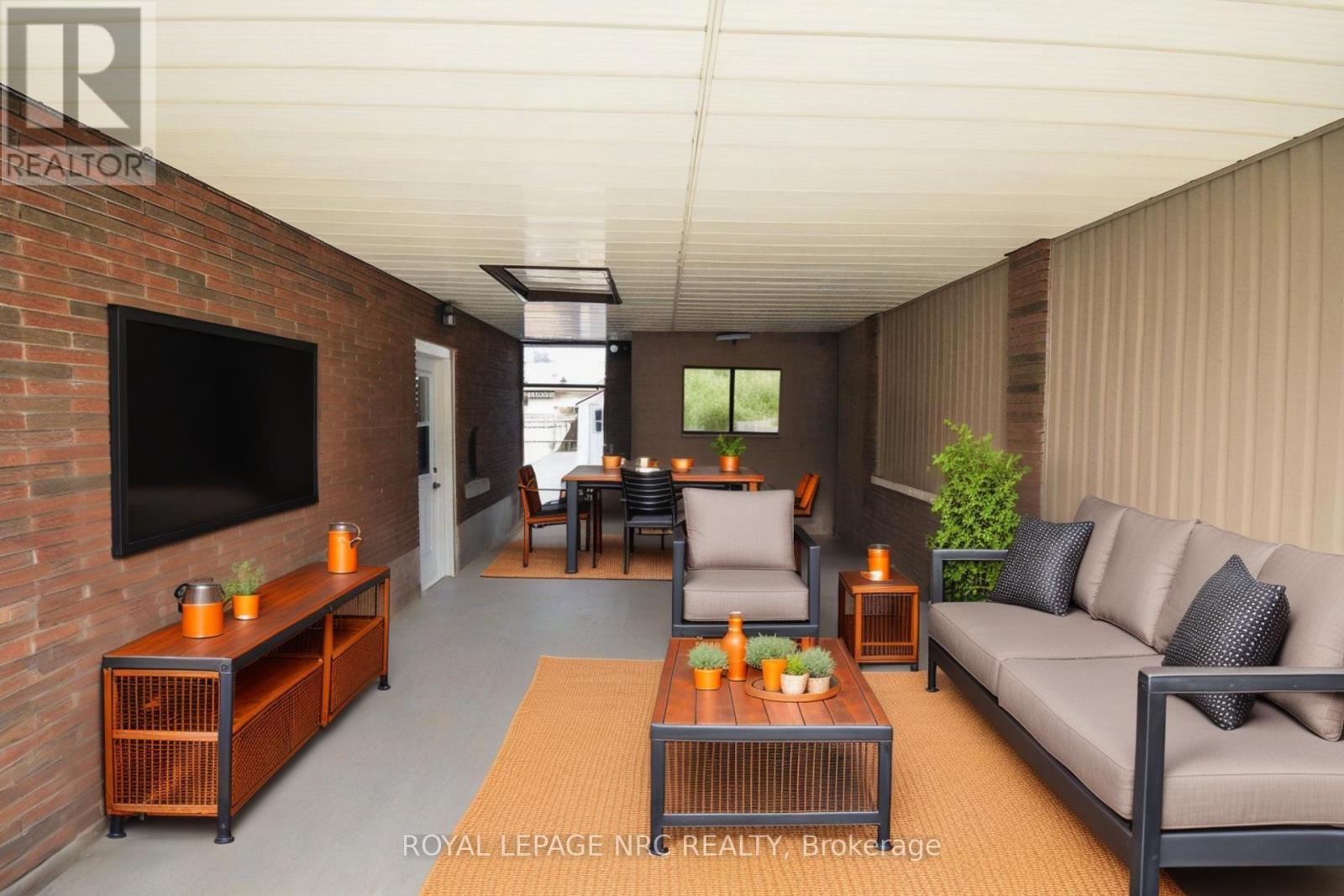 11 Grosvenor Street, St. Catharines, Ontario  L2M 3E9 - Photo 4 - X13028488