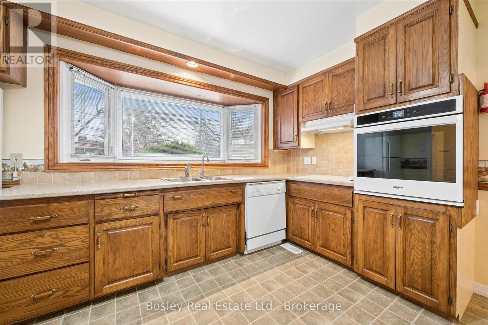 30 Stonybrook Drive, Kitchener, Ontario  N2M 4L5 - Photo 12 - X13028502