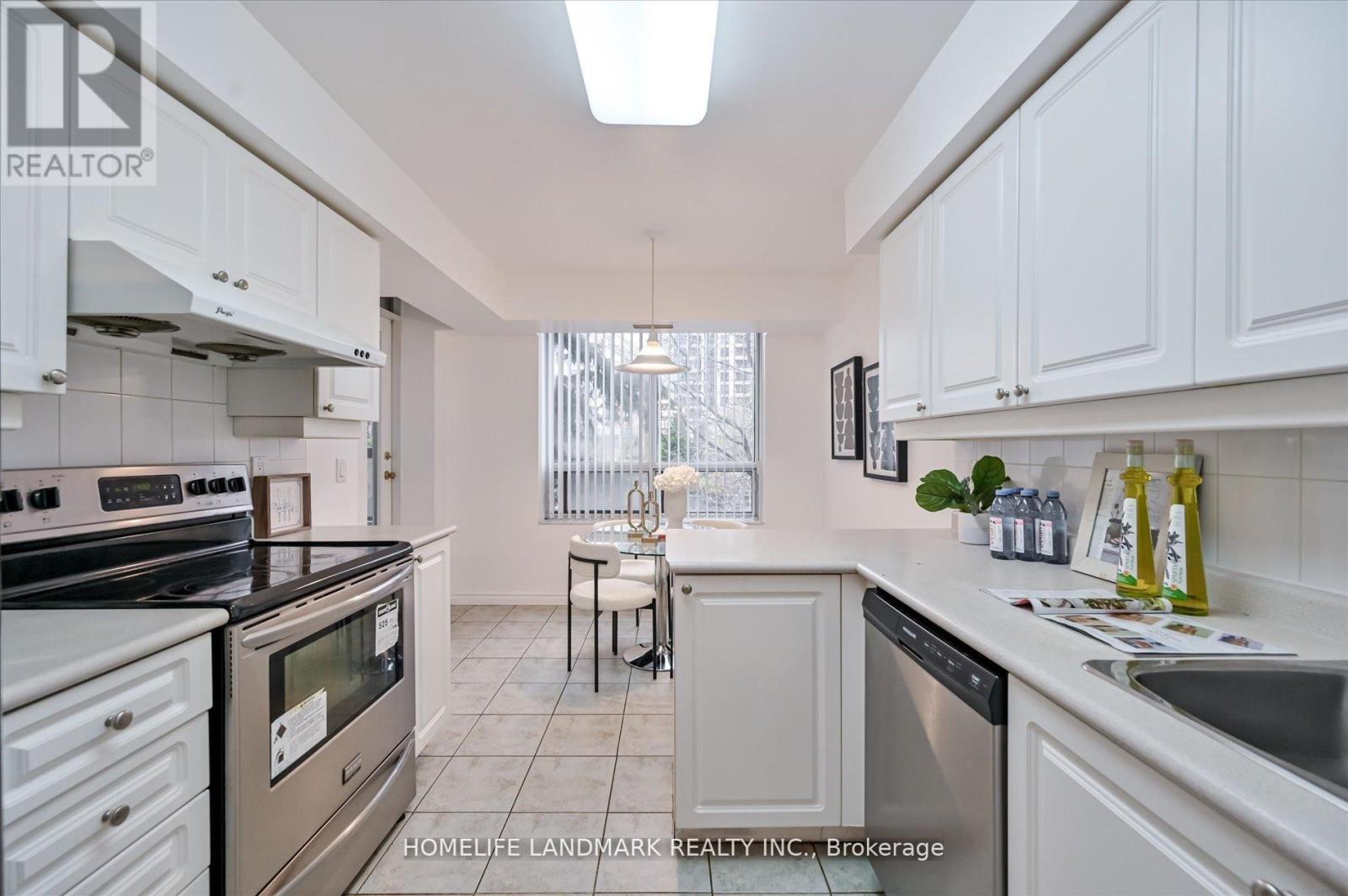 206 - 18 Sommerset Way, Toronto, Ontario  M2N 6X5 - Photo 11 - C13028354