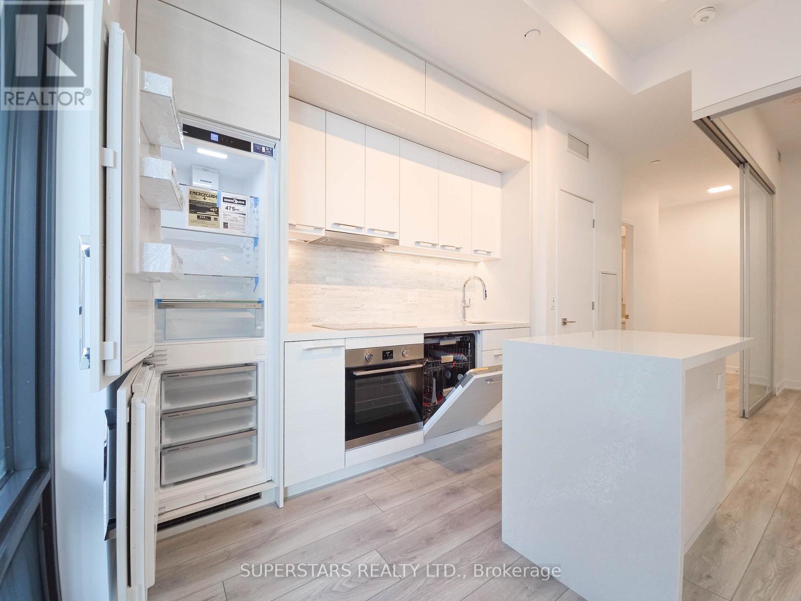 707 - 29 Green Trail Court, Toronto, Ontario  M2K 0J9 - Photo 2 - C13028368