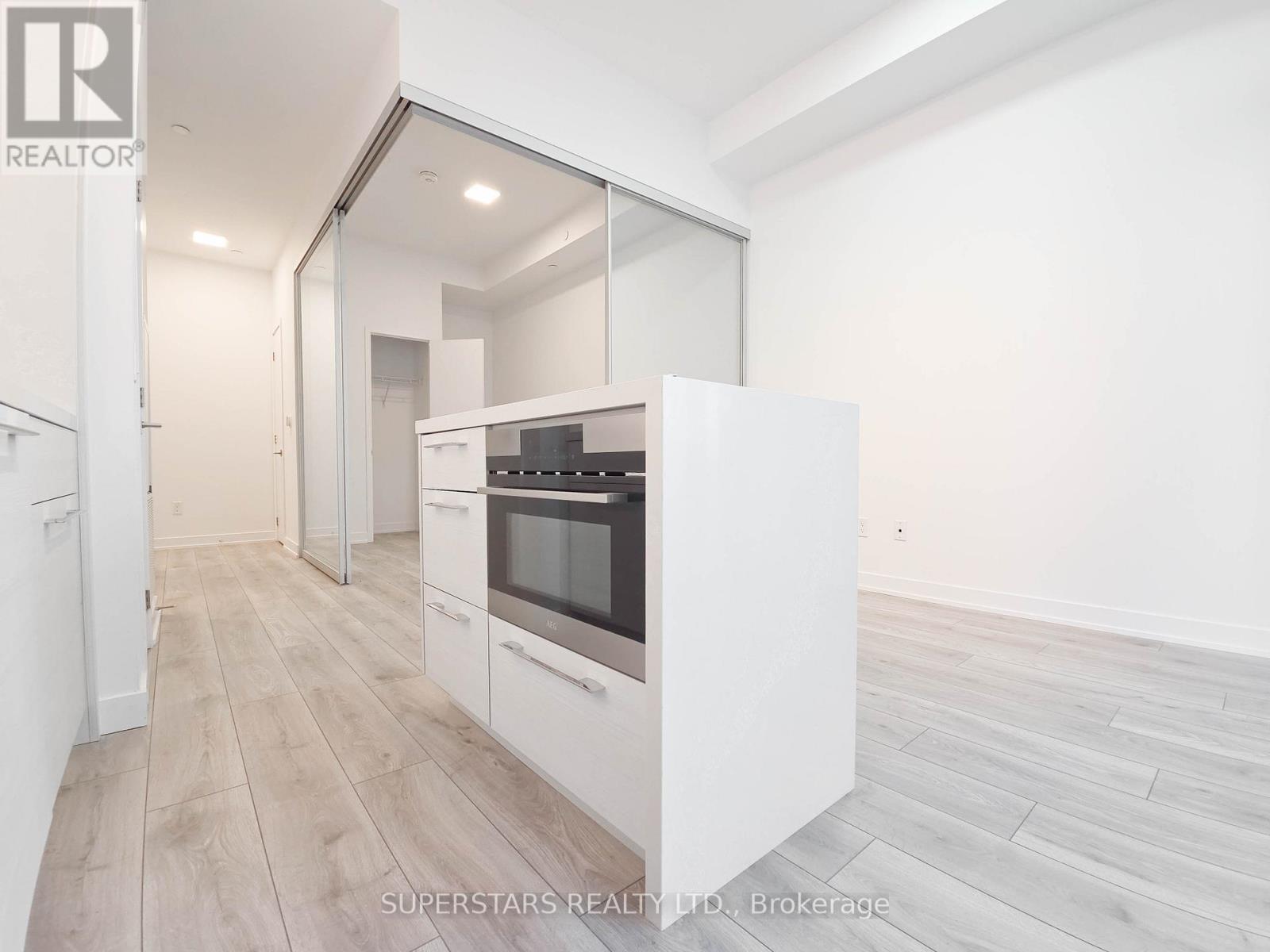 707 - 29 Green Trail Court, Toronto, Ontario  M2K 0J9 - Photo 3 - C13028368