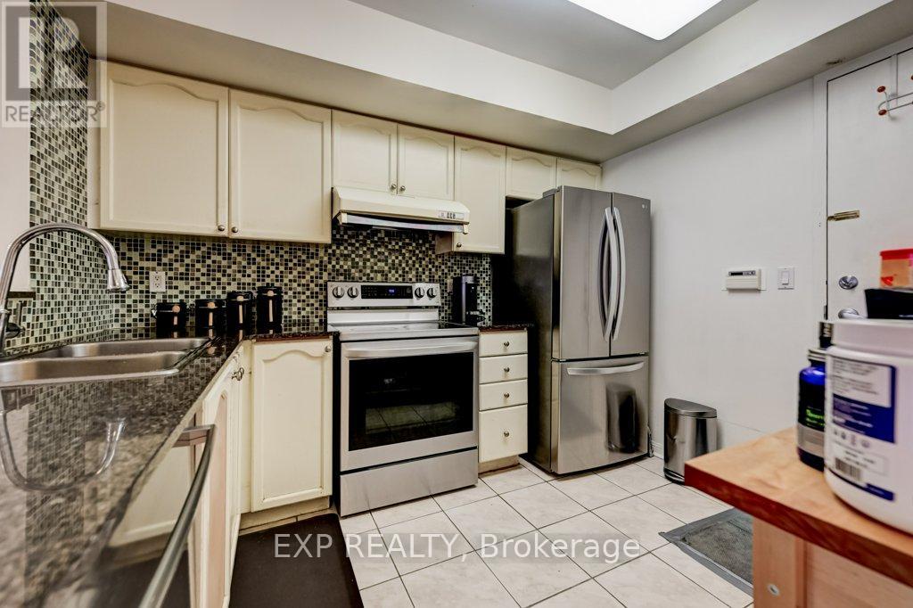 1716 - 28 Sommerset Way, Toronto, Ontario  M2N 6W7 - Photo 8 - C13028436