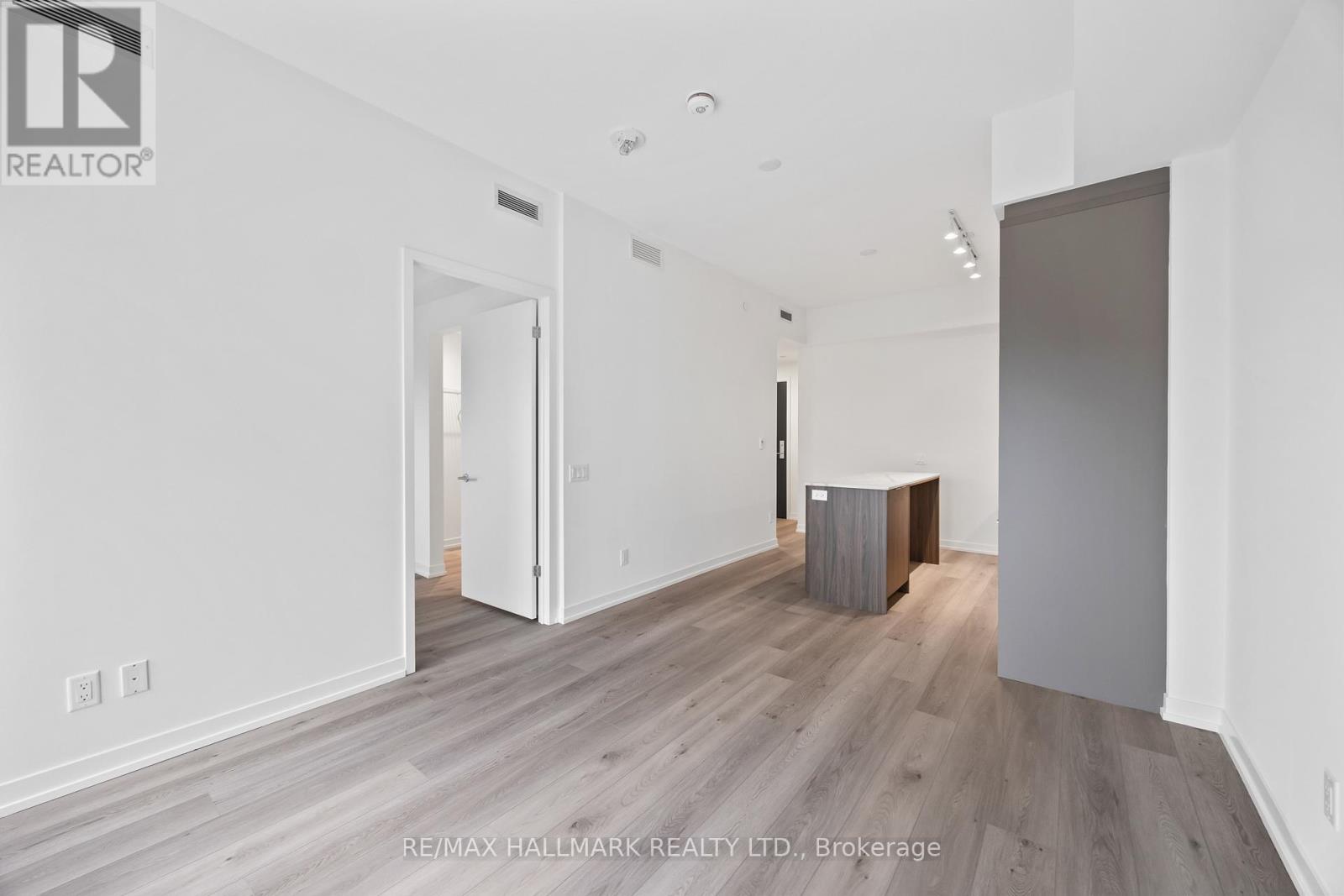 403 - 863 St. Clair Avenue W, Toronto, Ontario  M6C 0B2 - Photo 14 - C13028482