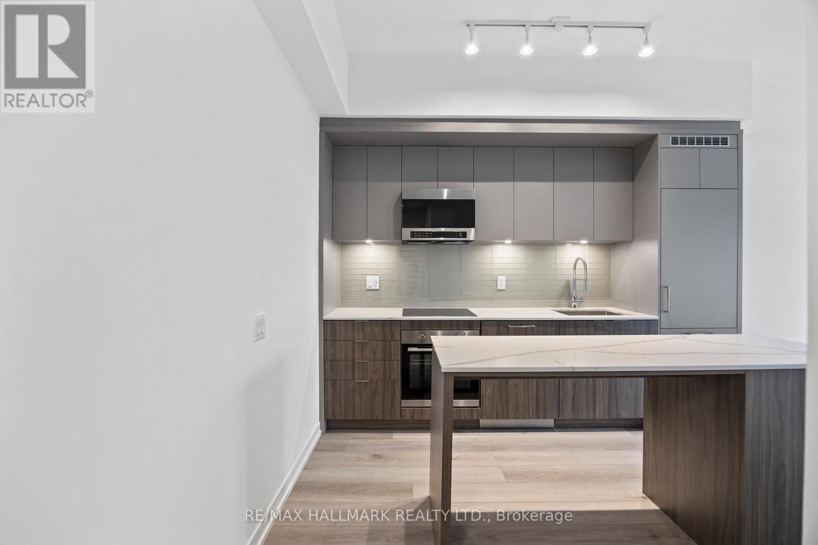 403 - 863 St. Clair Avenue W, Toronto, Ontario  M6C 0B2 - Photo 6 - C13028482