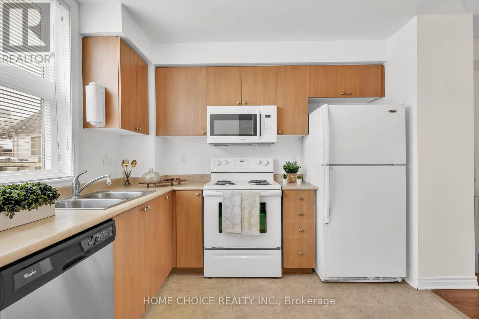 121 - 10 Fairwood Crescent, Toronto, Ontario  M1E 3T1 - Photo 9 - E13028414