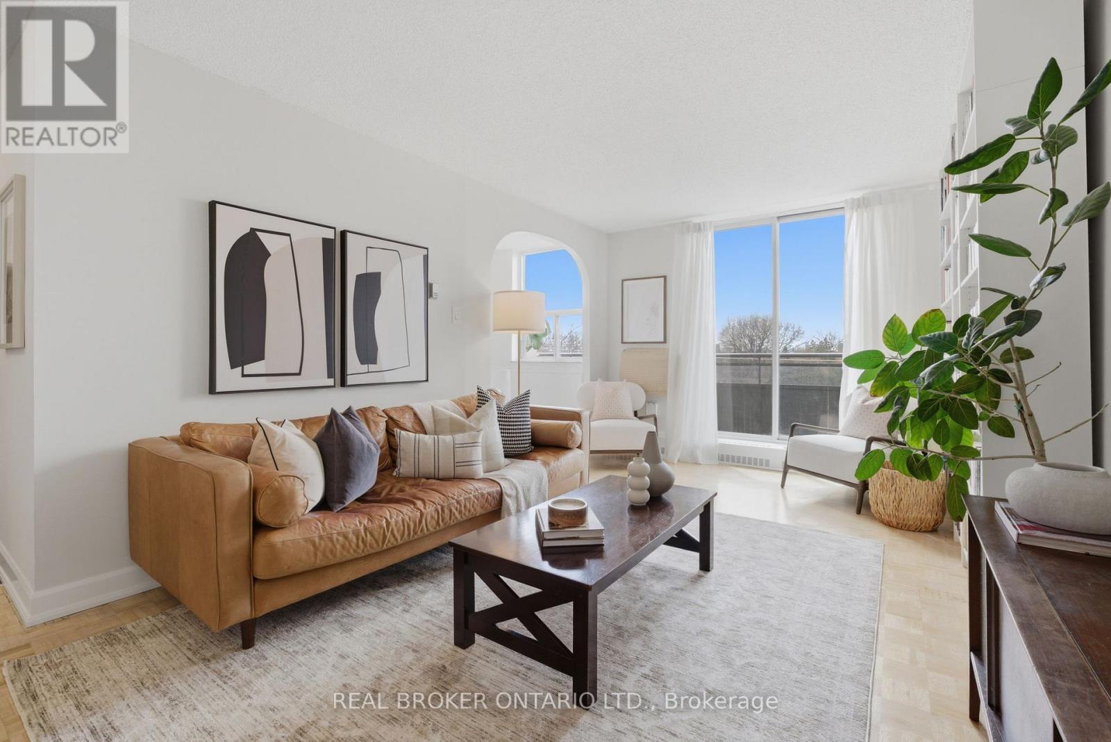 306 - 1071 WOODBINE AVENUE, Toronto, Ontario