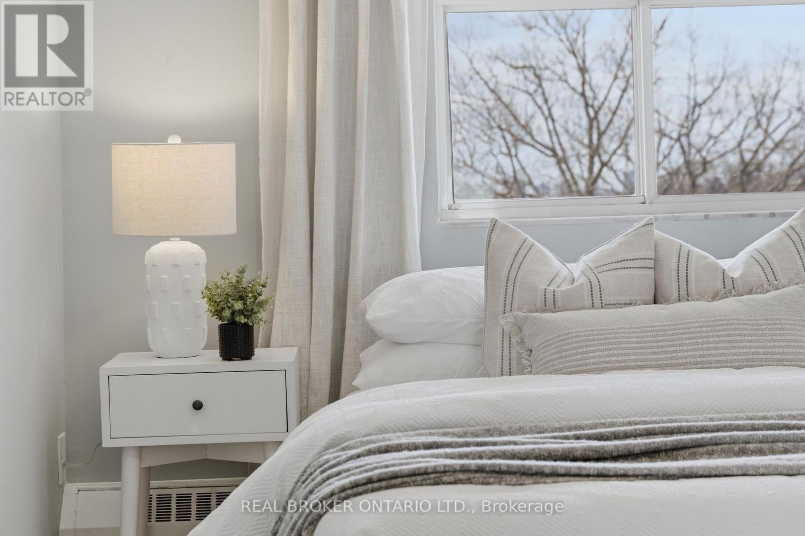 306 - 1071 Woodbine Avenue, Toronto, Ontario  M4C 4C2 - Photo 24 - E13028458