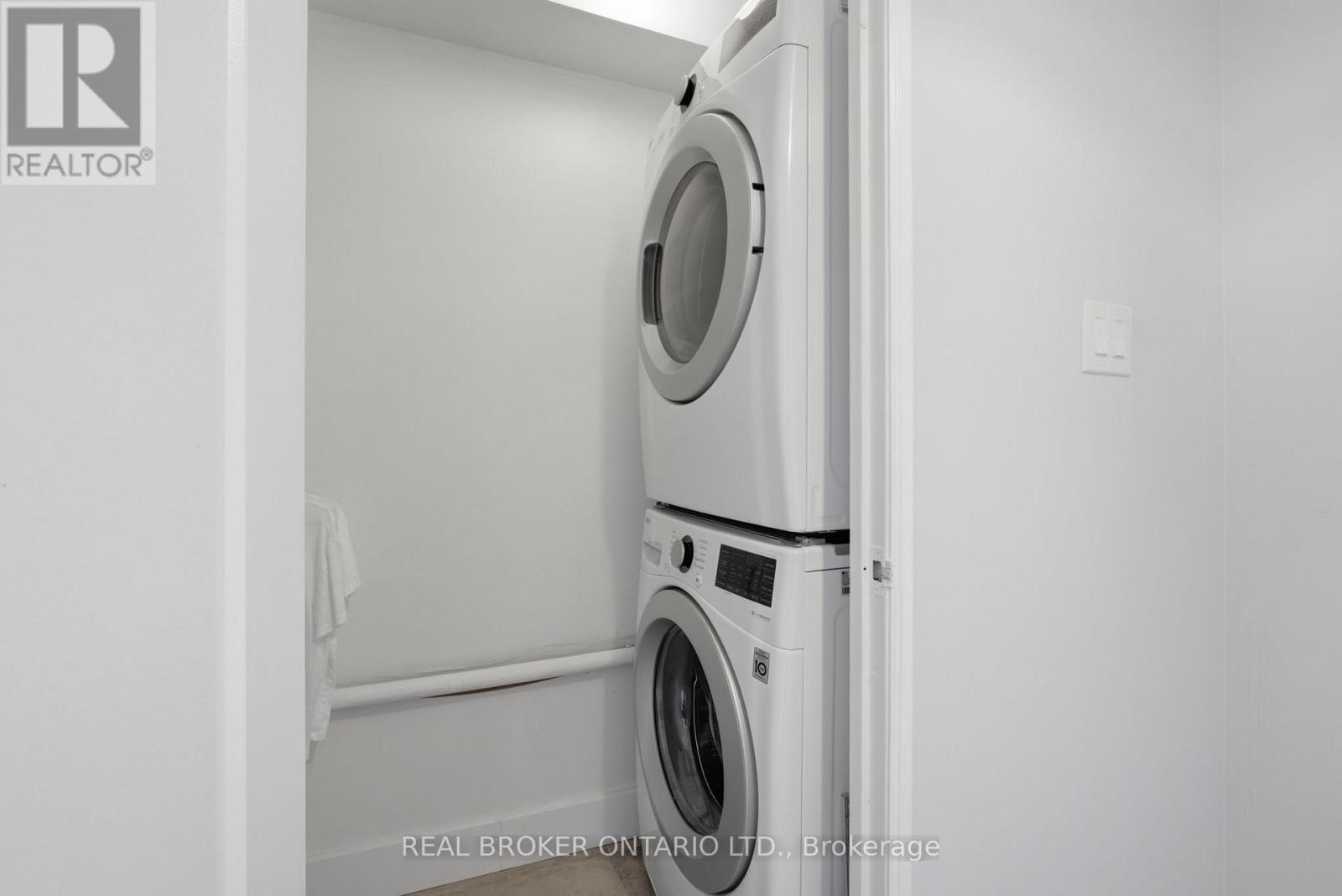 306 - 1071 Woodbine Avenue, Toronto, Ontario  M4C 4C2 - Photo 28 - E13028458