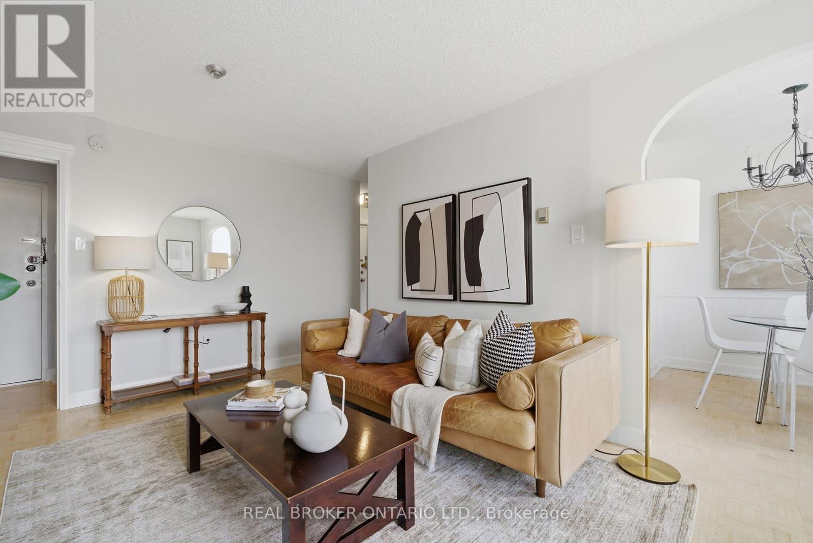 306 - 1071 Woodbine Avenue, Toronto, Ontario  M4C 4C2 - Photo 3 - E13028458