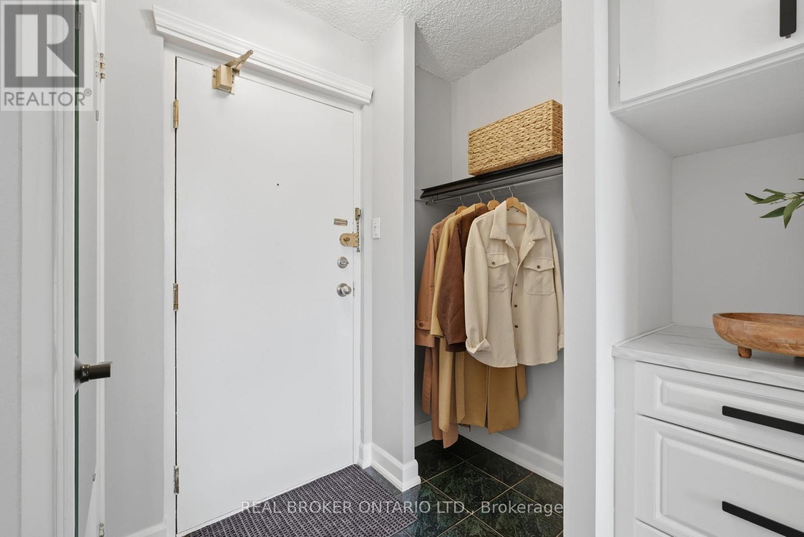 306 - 1071 Woodbine Avenue, Toronto, Ontario  M4C 4C2 - Photo 36 - E13028458