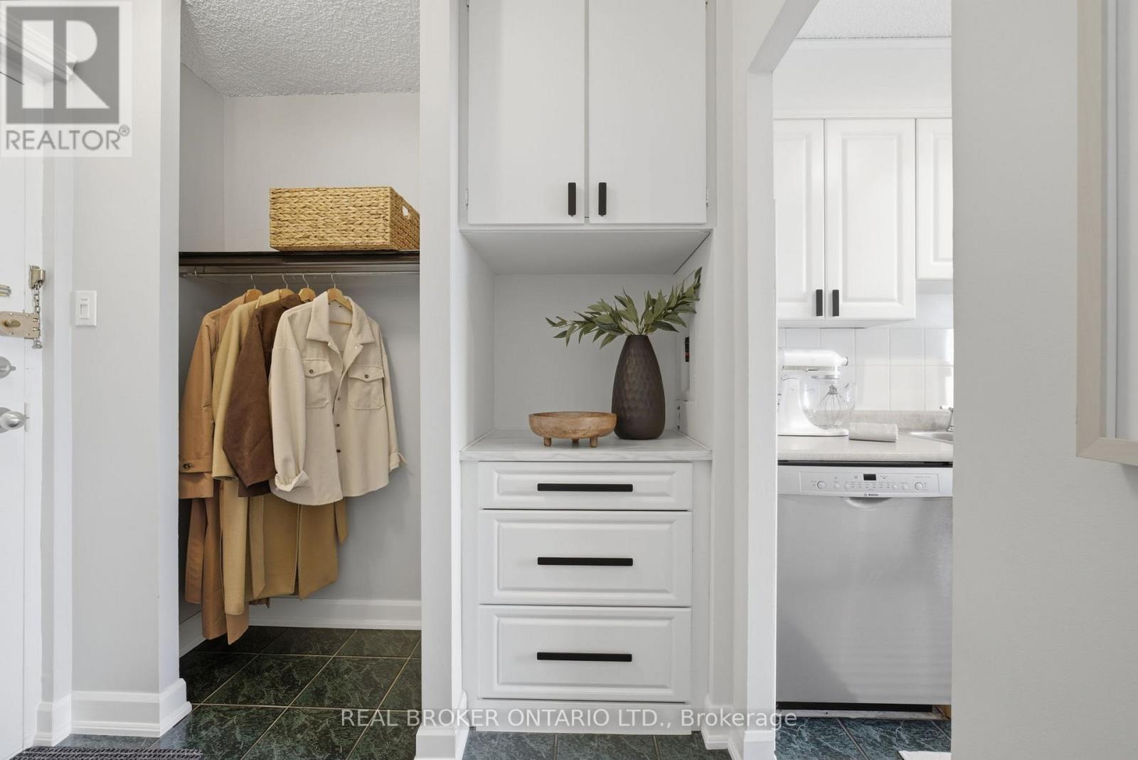 306 - 1071 Woodbine Avenue, Toronto, Ontario  M4C 4C2 - Photo 37 - E13028458