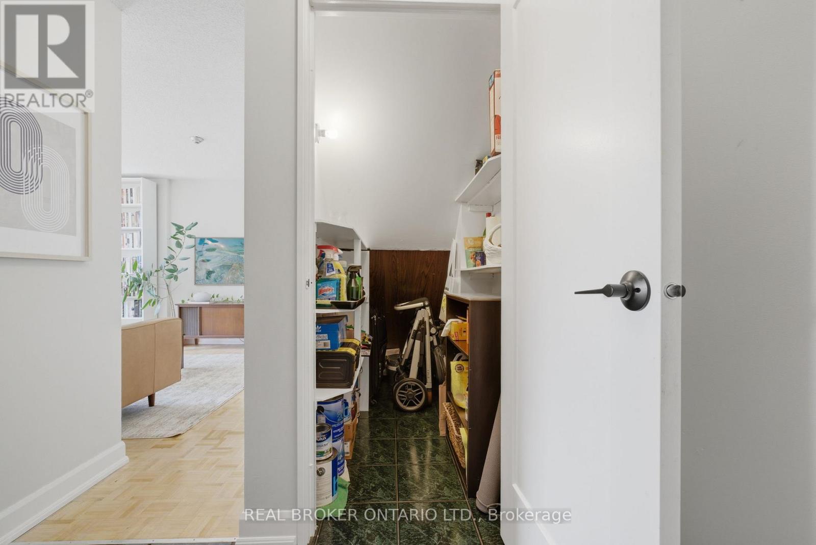 306 - 1071 Woodbine Avenue, Toronto, Ontario  M4C 4C2 - Photo 38 - E13028458