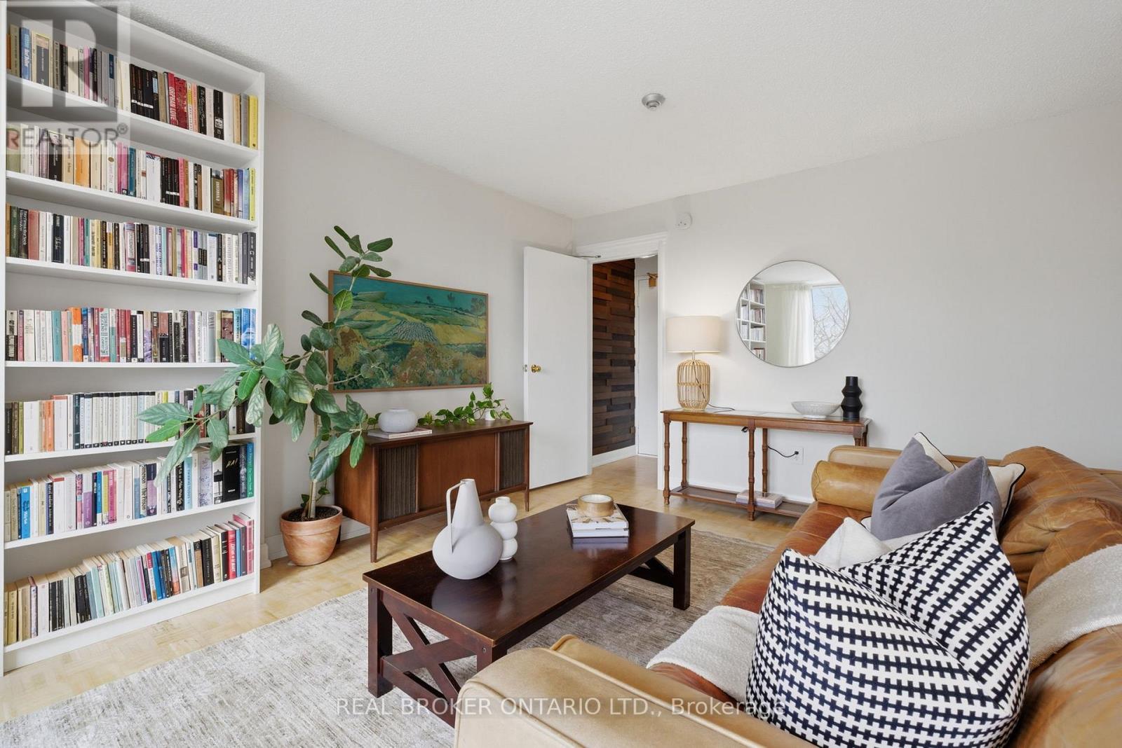 306 - 1071 Woodbine Avenue, Toronto, Ontario  M4C 4C2 - Photo 6 - E13028458