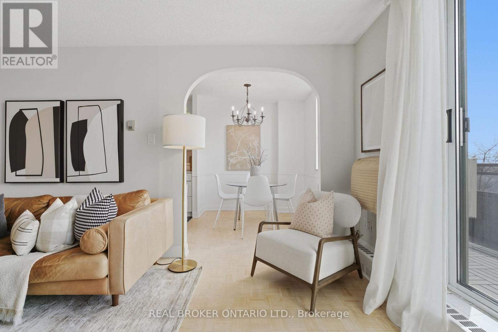 306 - 1071 Woodbine Avenue, Toronto, Ontario  M4C 4C2 - Photo 8 - E13028458