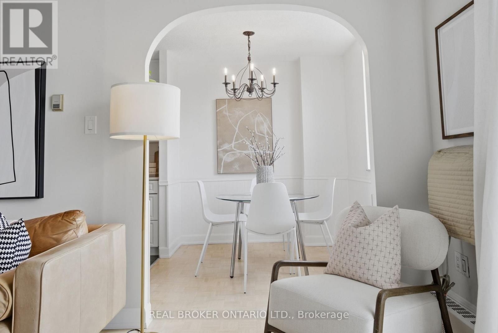 306 - 1071 Woodbine Avenue, Toronto, Ontario  M4C 4C2 - Photo 9 - E13028458