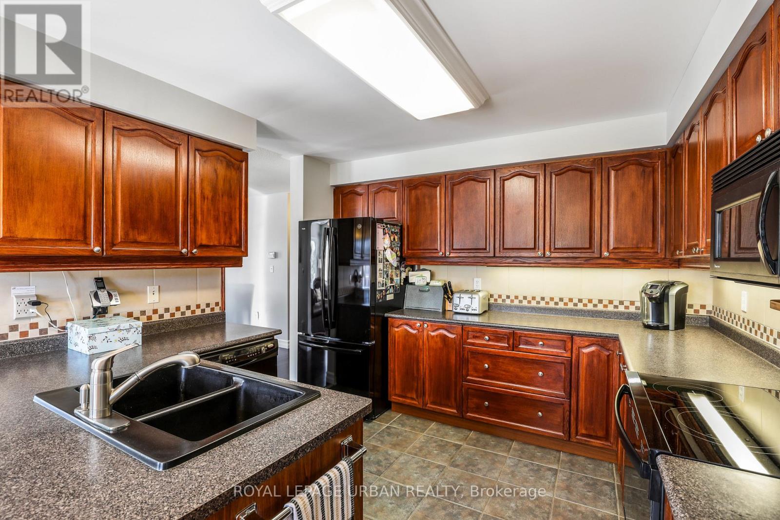 1081 Keswick Court, Oshawa, Ontario  L1K 2V2 - Photo 19 - E13028498