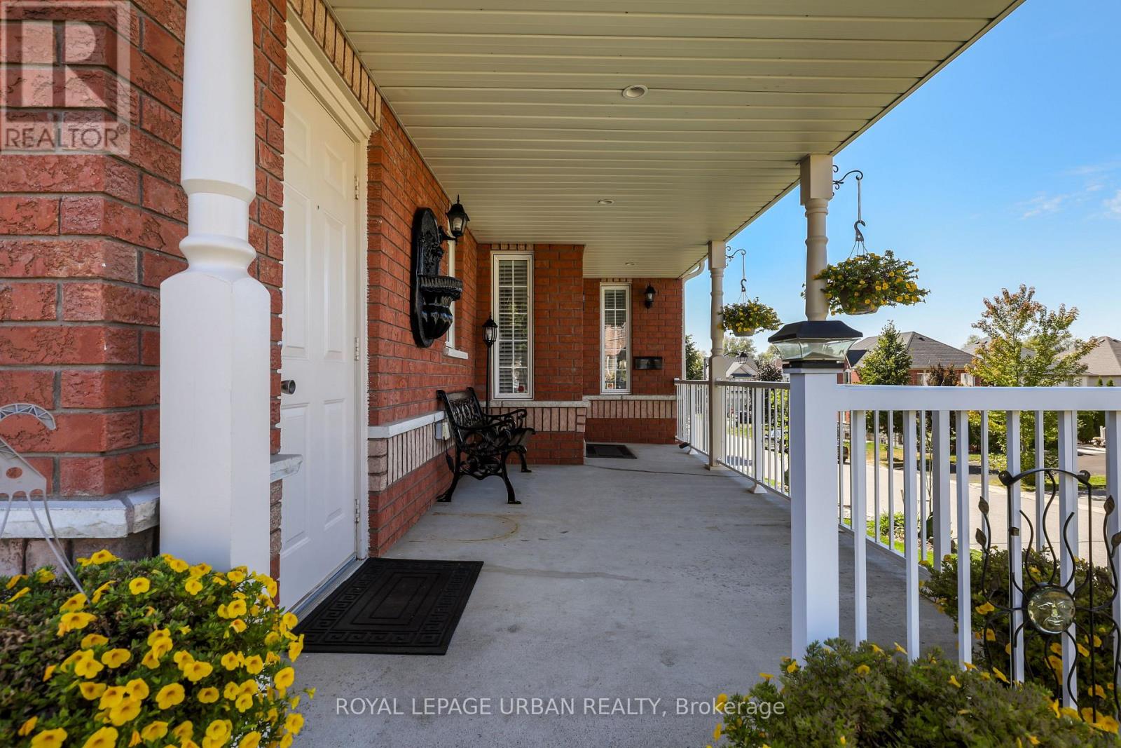 1081 Keswick Court, Oshawa, Ontario  L1K 2V2 - Photo 4 - E13028498