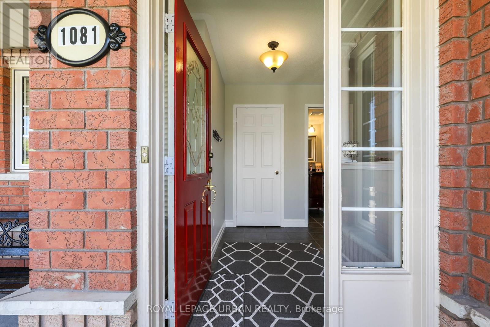 1081 Keswick Court, Oshawa, Ontario  L1K 2V2 - Photo 6 - E13028498