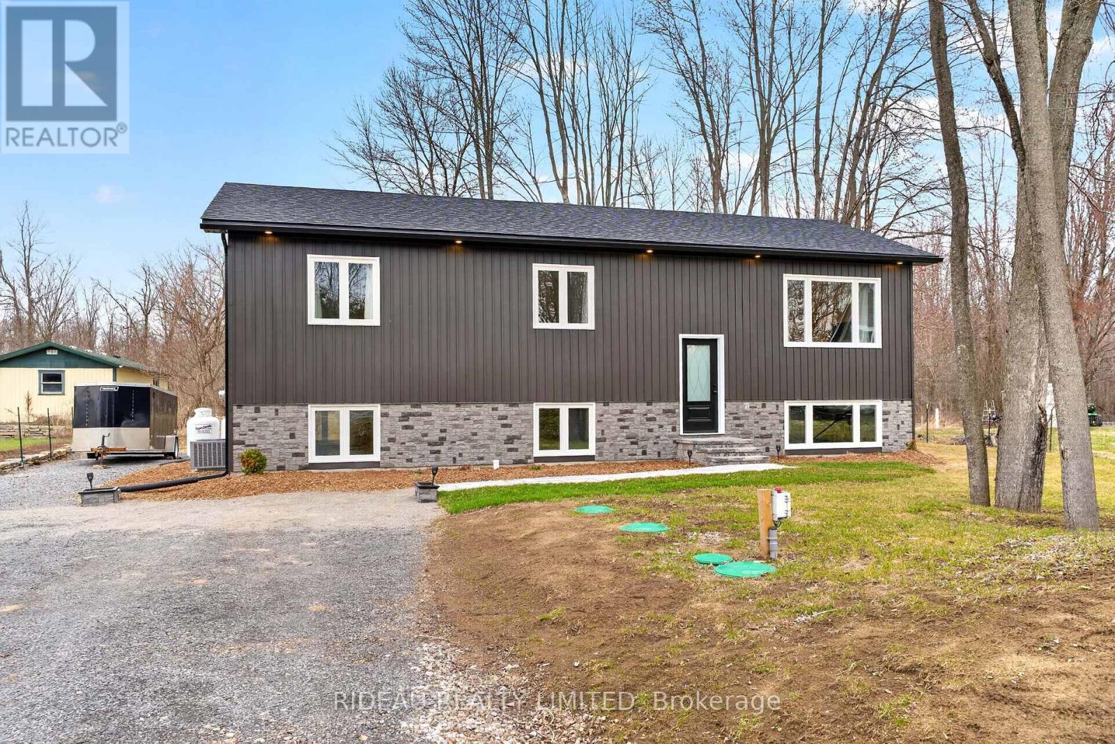 7 Brock Street, Rideau Lakes, Ontario  K0G 1P0 - Photo 1 - X13028470