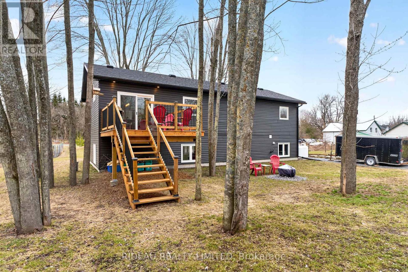 7 Brock Street, Rideau Lakes, Ontario  K0G 1P0 - Photo 5 - X13028470