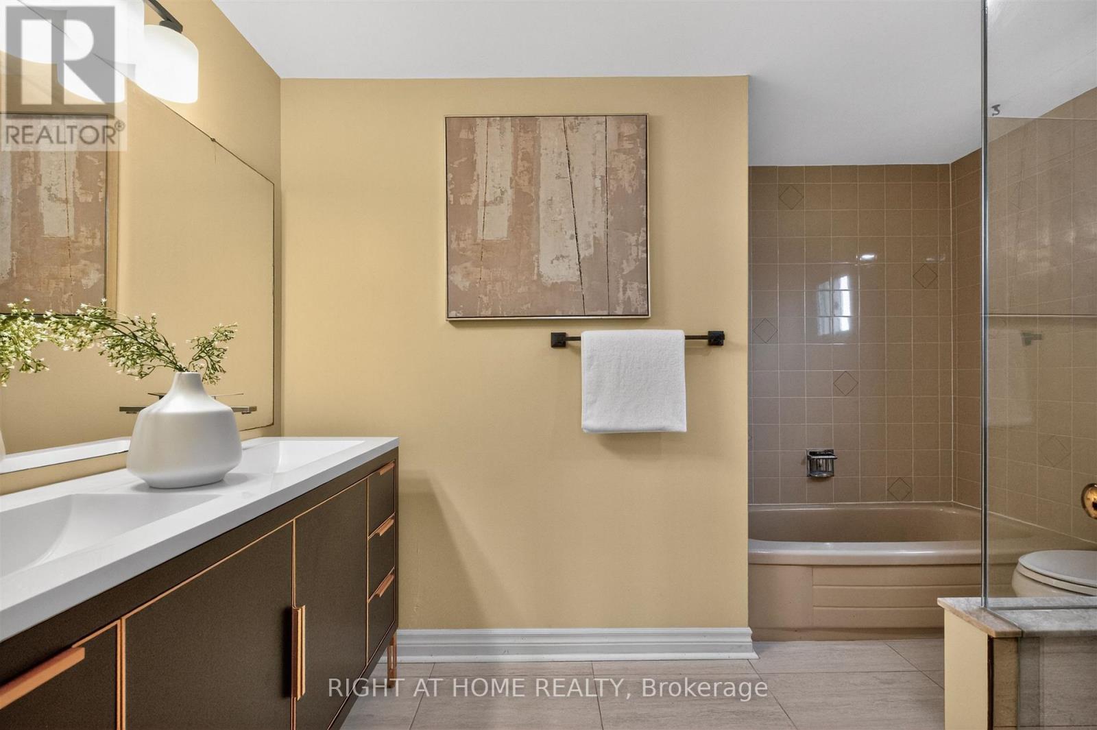 3 Lancashire Road, Markham, Ontario  L3R 8K9 - Photo 29 - N13028350