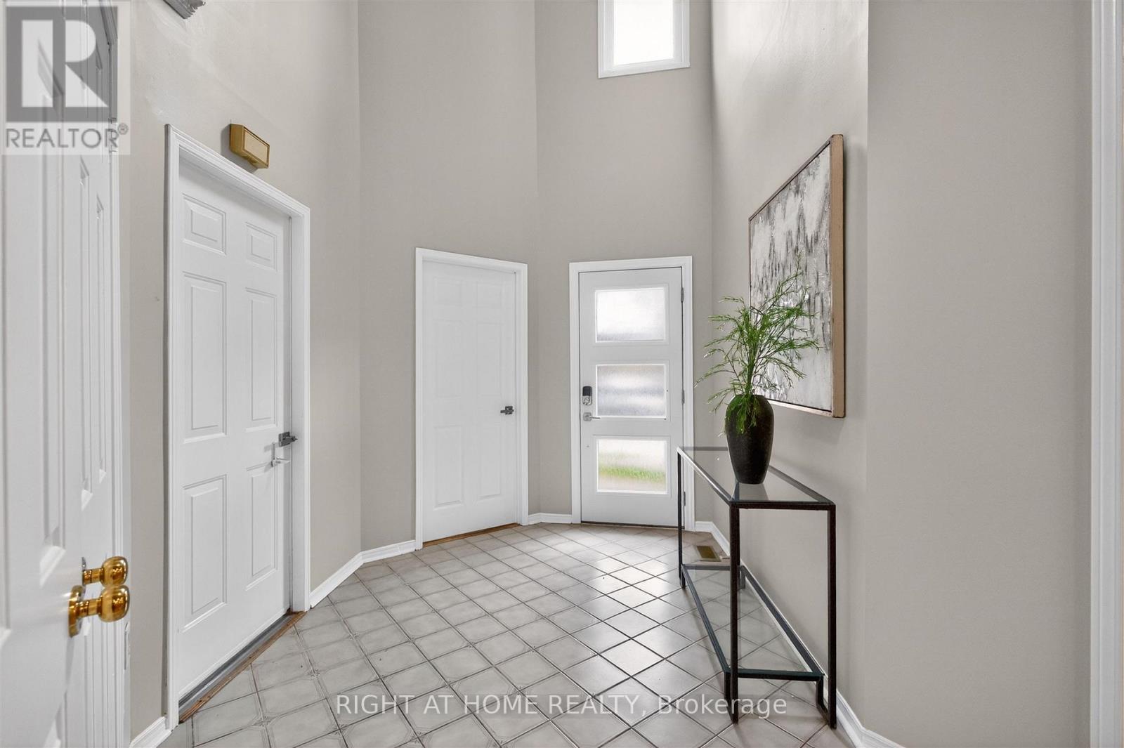 3 Lancashire Road, Markham, Ontario  L3R 8K9 - Photo 5 - N13028350