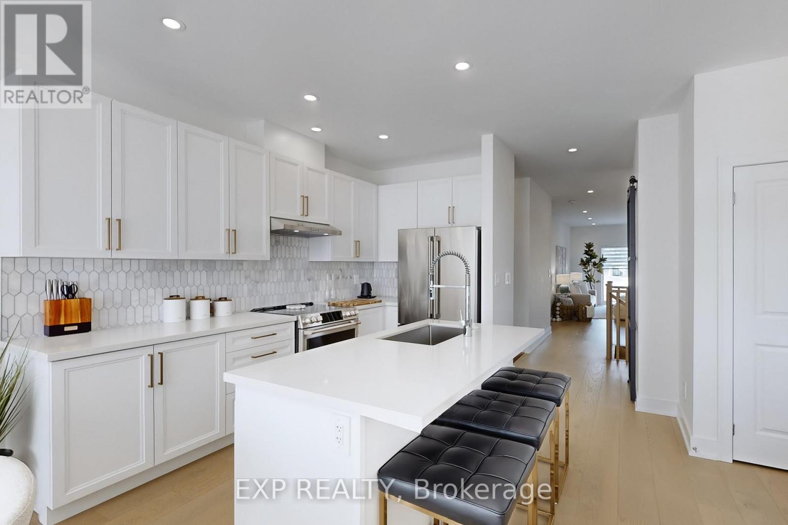 10 Palmira Drive, Georgina, Ontario  L0E 1R0 - Photo 11 - N13028438