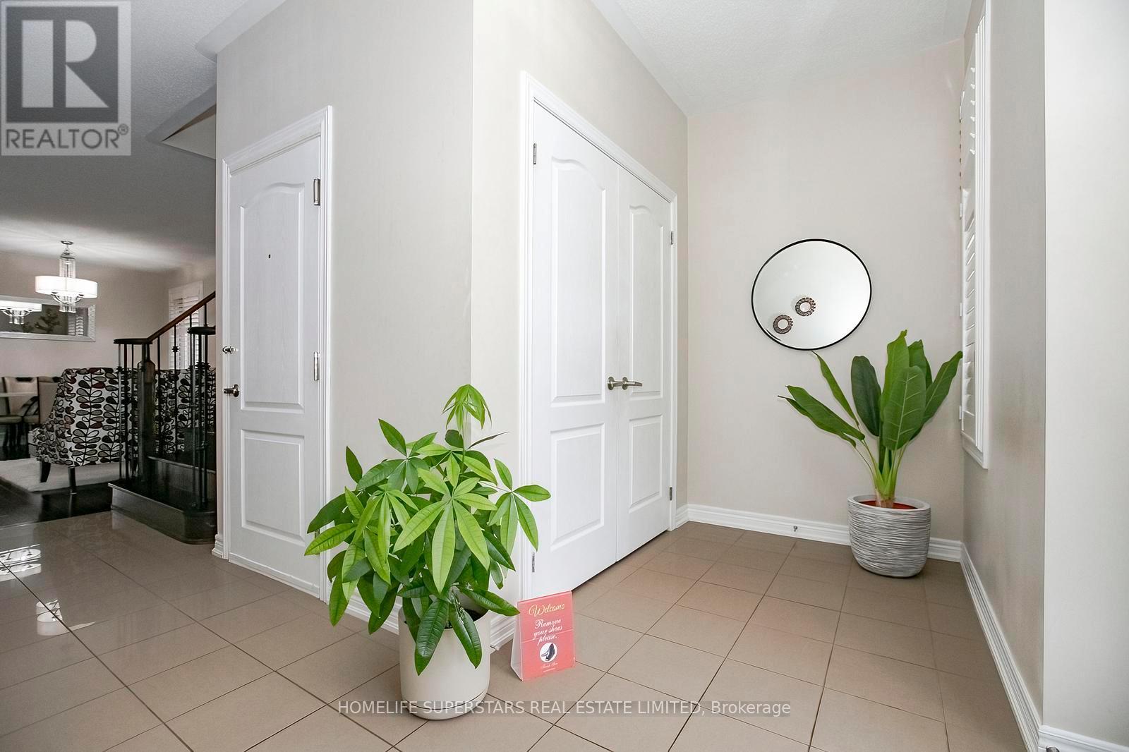 18 Ripple Street, Brampton, Ontario  L6R 3S5 - Photo 5 - W12857938