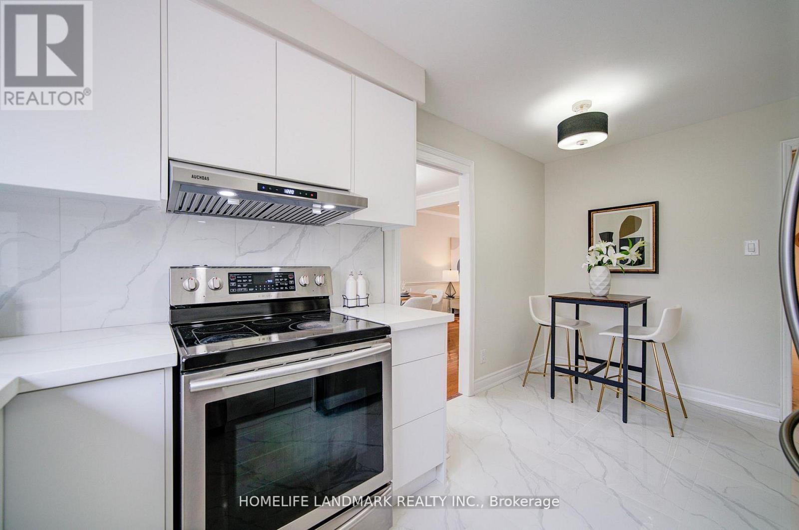 1111 Deer Run, Mississauga, Ontario  L5C 3P7 - Photo 12 - W13028366