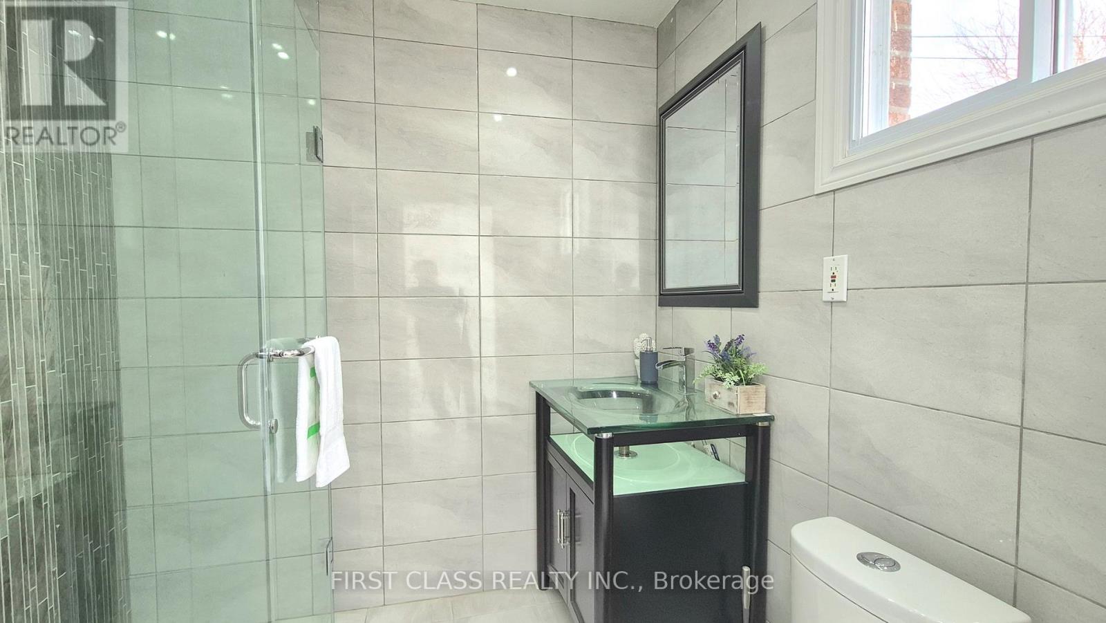 356 Wallace Avenue, Toronto, Ontario  M6P 3P2 - Photo 11 - W13028384