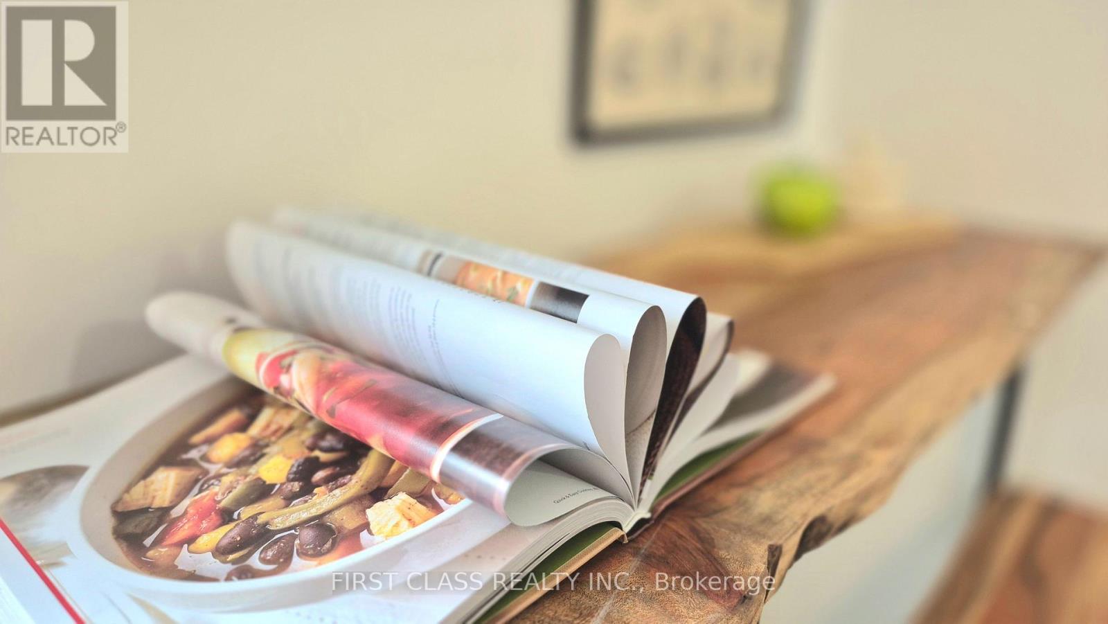 356 Wallace Avenue, Toronto, Ontario  M6P 3P2 - Photo 16 - W13028384