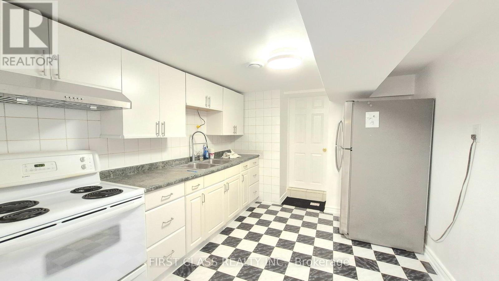 356 Wallace Avenue, Toronto, Ontario  M6P 3P2 - Photo 24 - W13028384