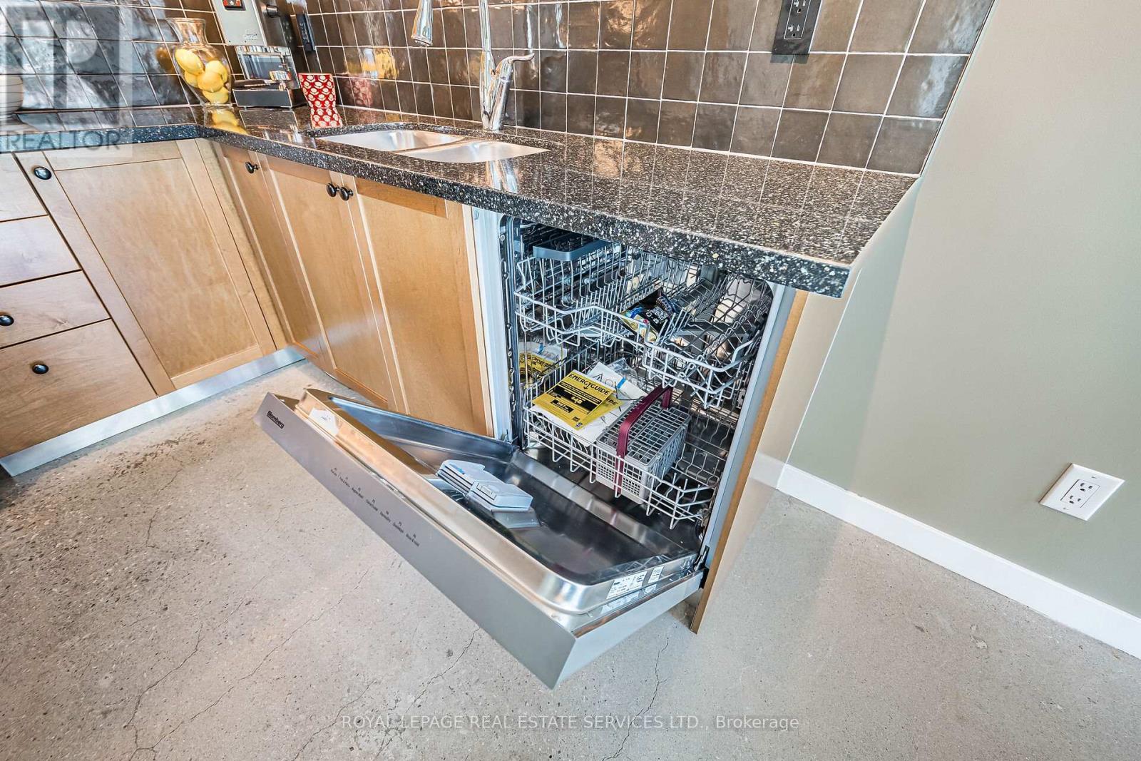 410 - 2 Fieldway Road, Toronto, Ontario  M8Z 0B9 - Photo 24 - W13028398