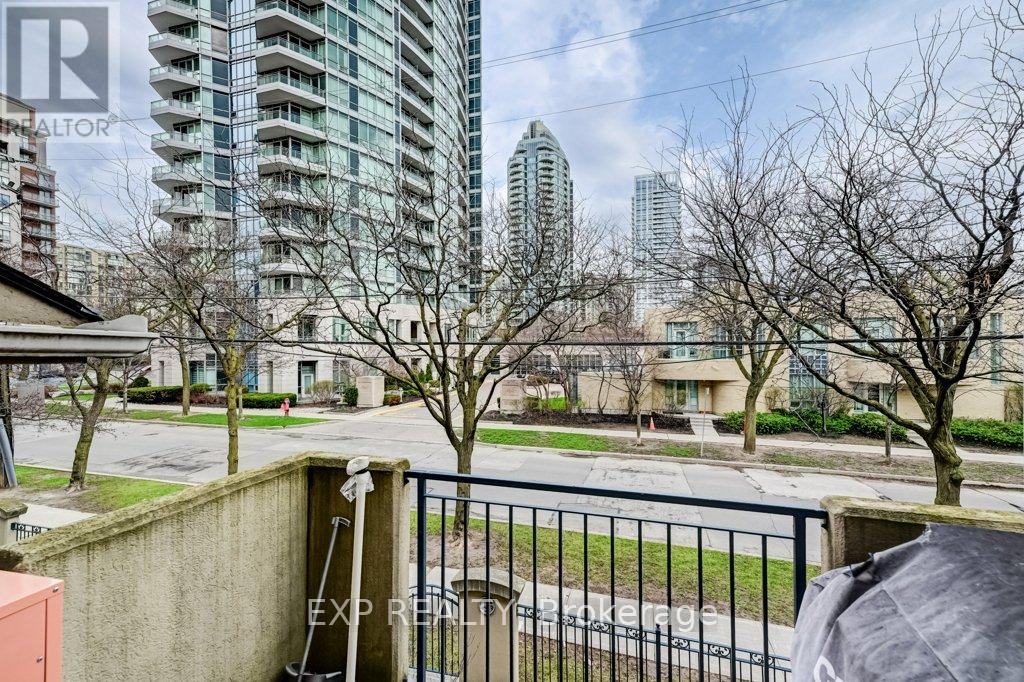 1716 - 28 Sommerset Way, Toronto, Ontario  M2N 6W7 - Photo 18 - C13028436