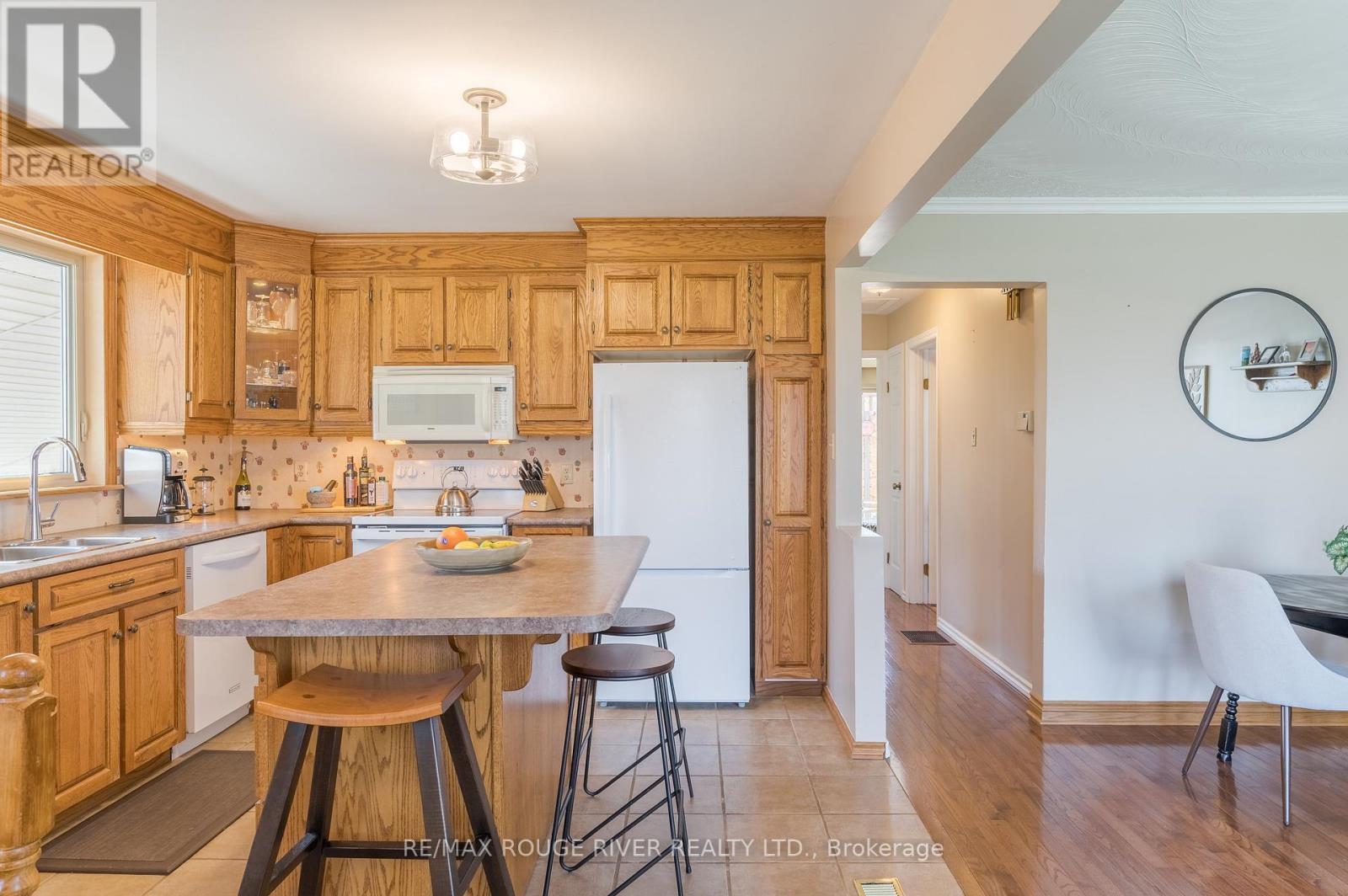 712 Otonabee Drive, Peterborough, Ontario  K9J 7P9 - Photo 12 - X13028348