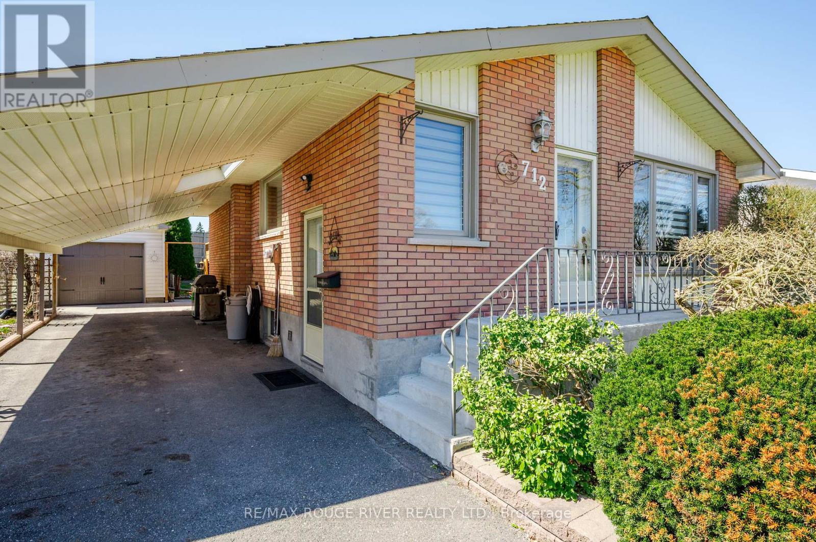 712 Otonabee Drive, Peterborough, Ontario  K9J 7P9 - Photo 4 - X13028348