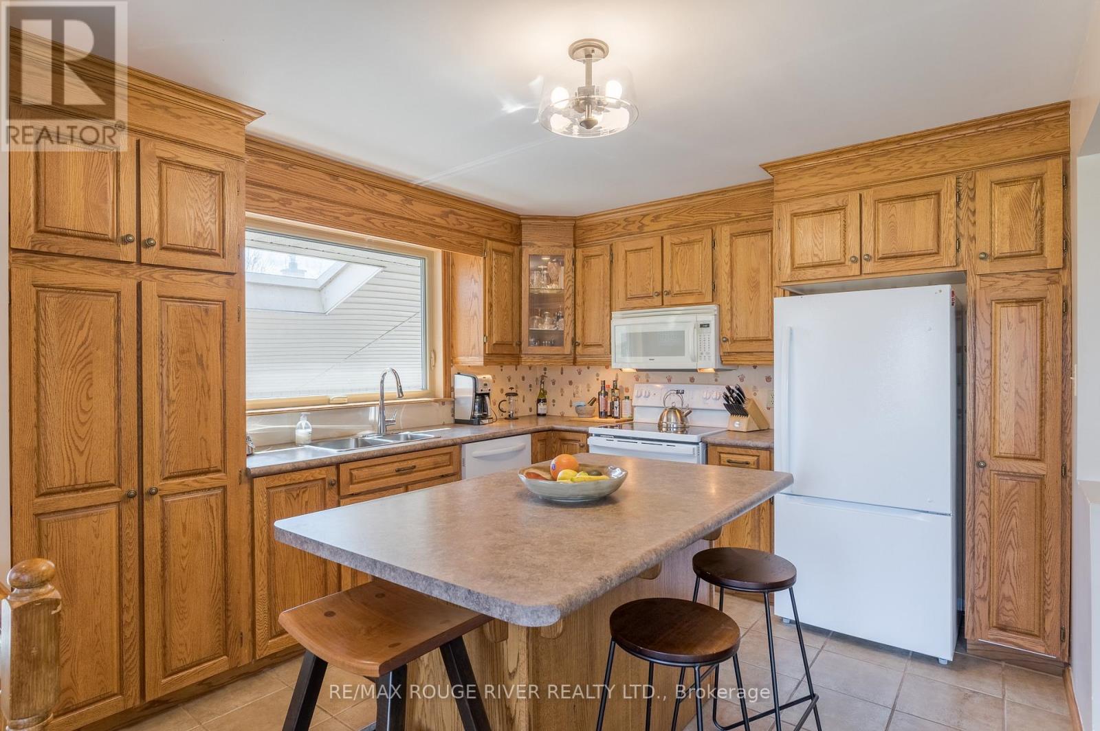 712 Otonabee Drive, Peterborough, Ontario  K9J 7P9 - Photo 6 - X13028348