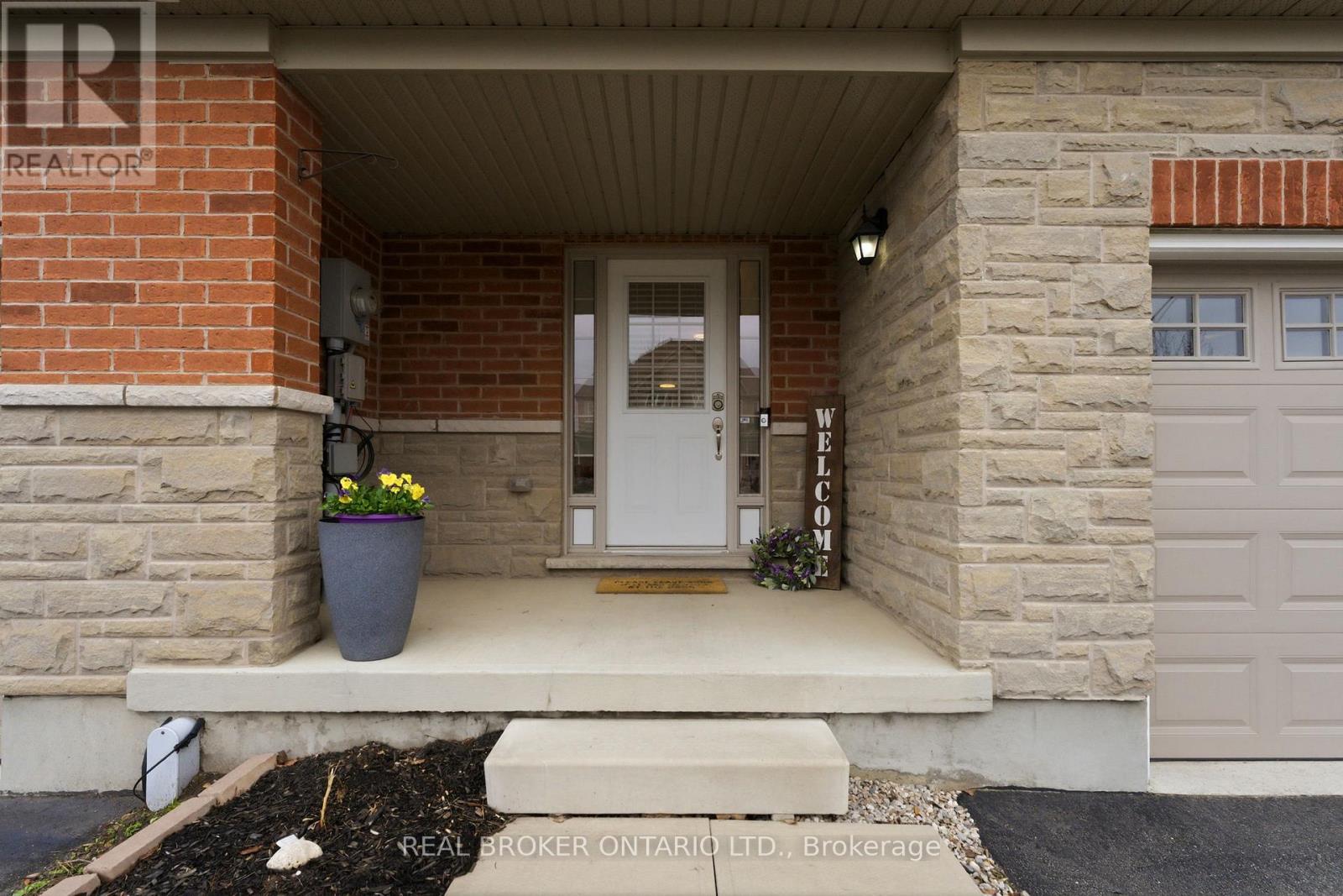 6 Freer Drive, North Dumfries, Ontario  N0B 1E0 - Photo 2 - X13028402